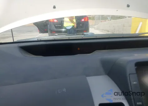 2005 Toyota Prius from USA, damaged, VIN JTDKB20U353007645